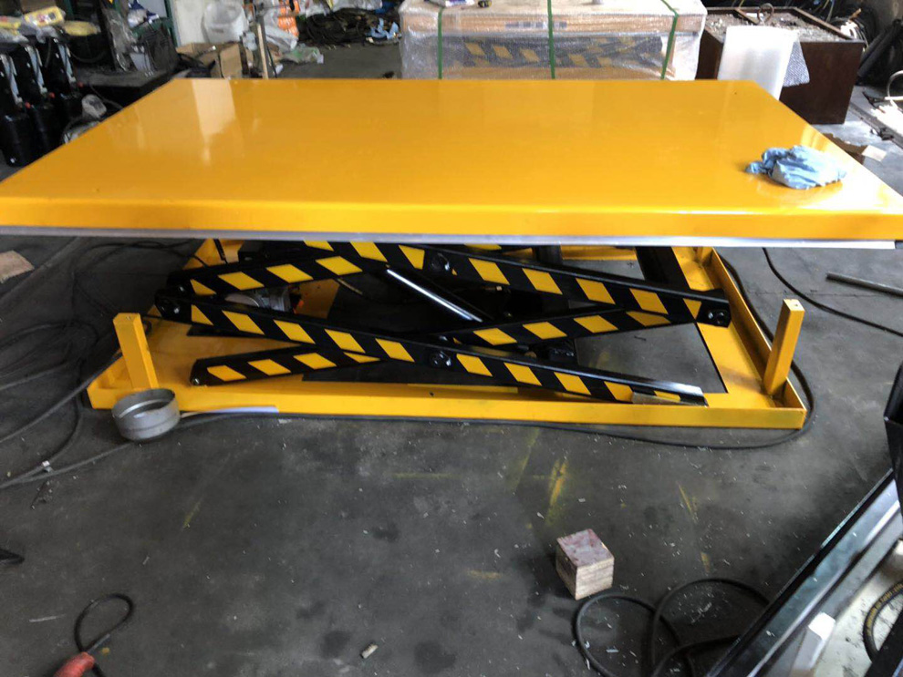 ETY low-profile electric lifting table